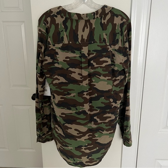NWT Equipment Femme Camo Blouse - Picture 6 of 8
